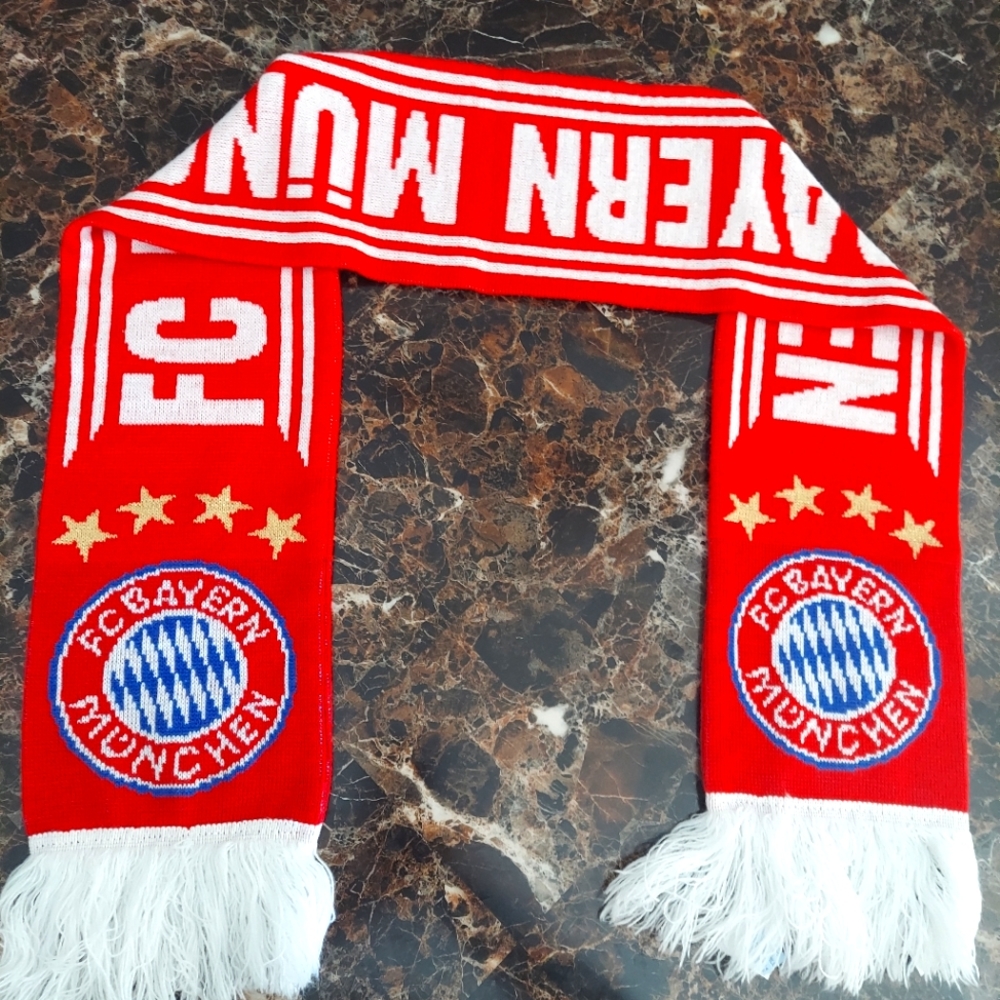 New scarf from FC BAYERN Munich